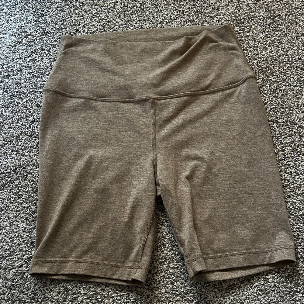 Quince Heathered-tan bike shorts